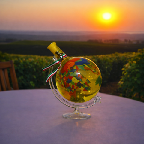 Művészi földgömb italos palack Tokaji borral töltve